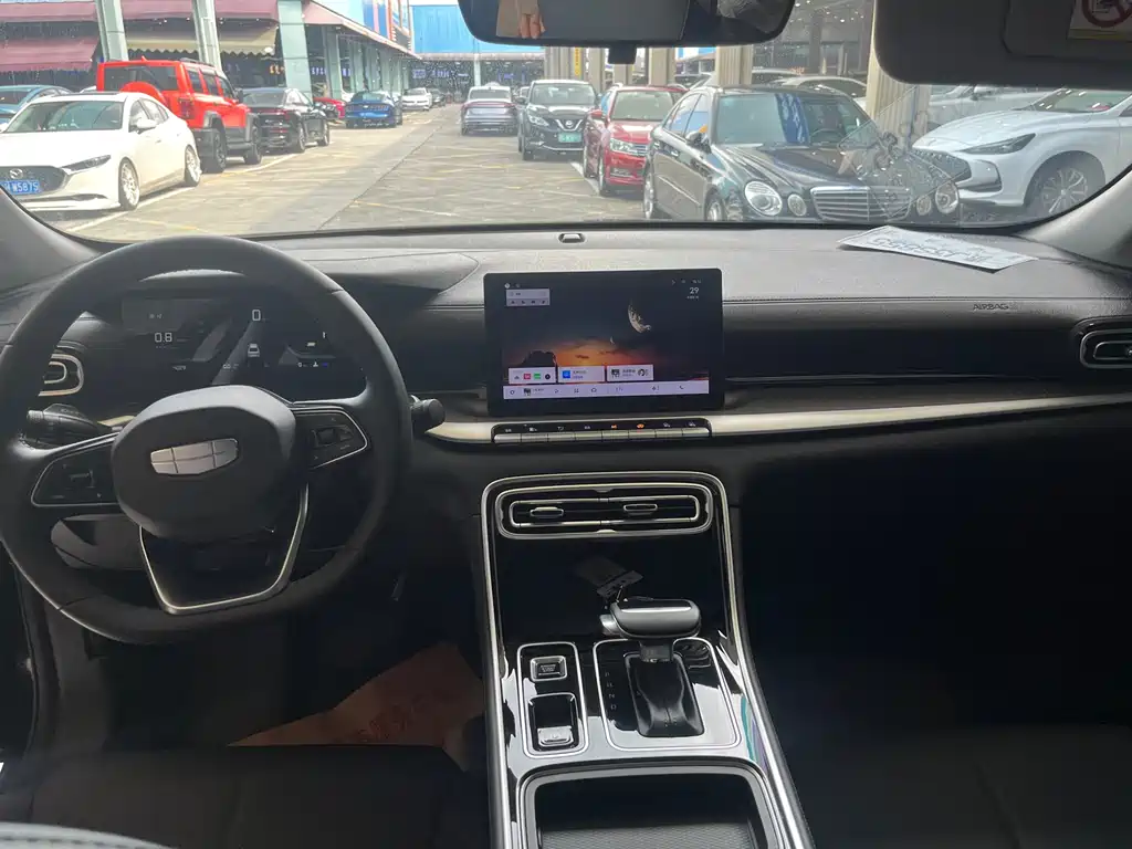 Geely Emgrand 2026