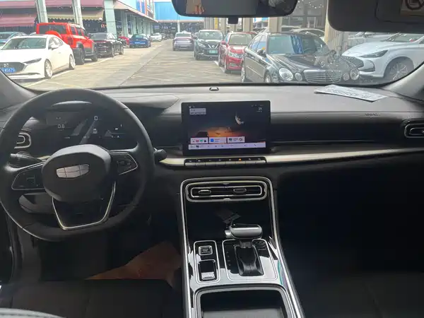 Geely Emgrand 2026