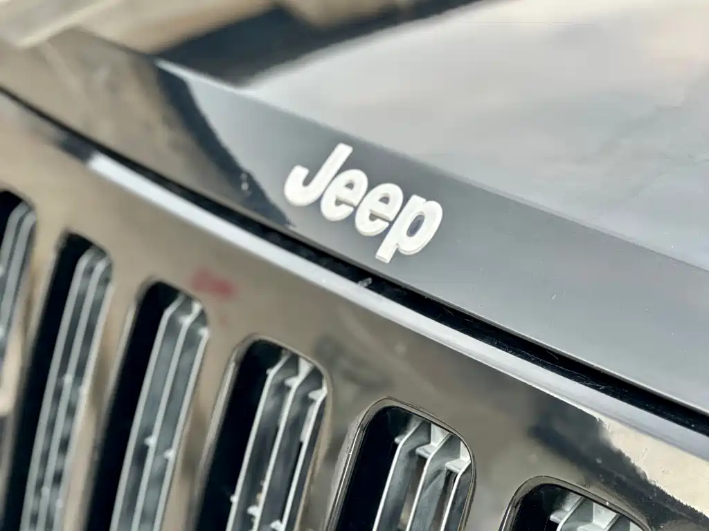 Jeep Liberty 2006 — фото 16