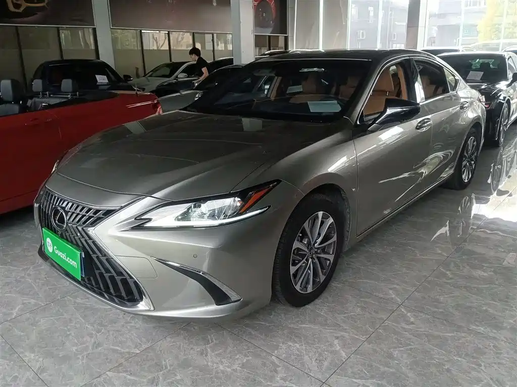 Lexus ES 2023 — фото 1