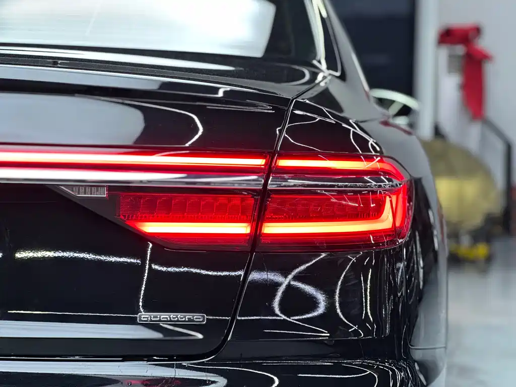Audi A8 2019 — фото 29