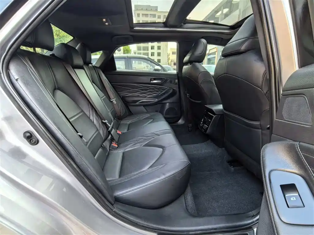 Toyota Avalon 2019 — фото 16