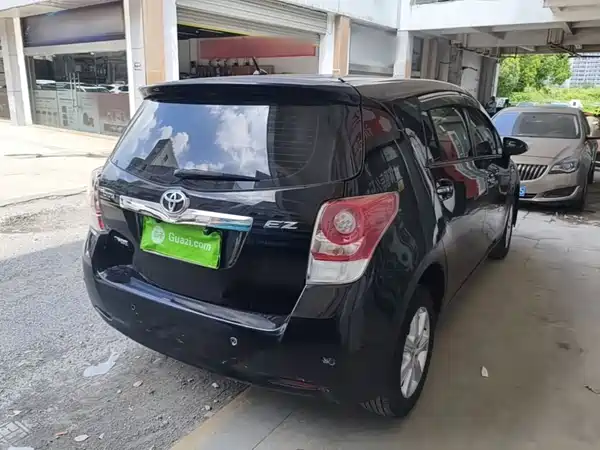 Toyota Yizhi 2015