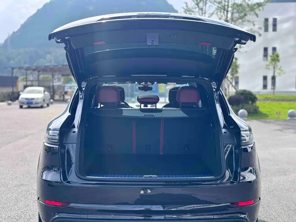Porsche Cayenne 2023 — фото 17