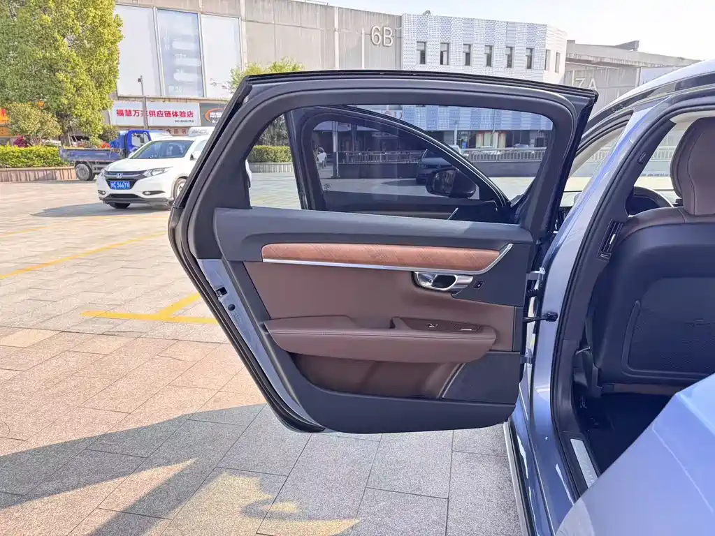 Volvo S90 2019 — фото 14
