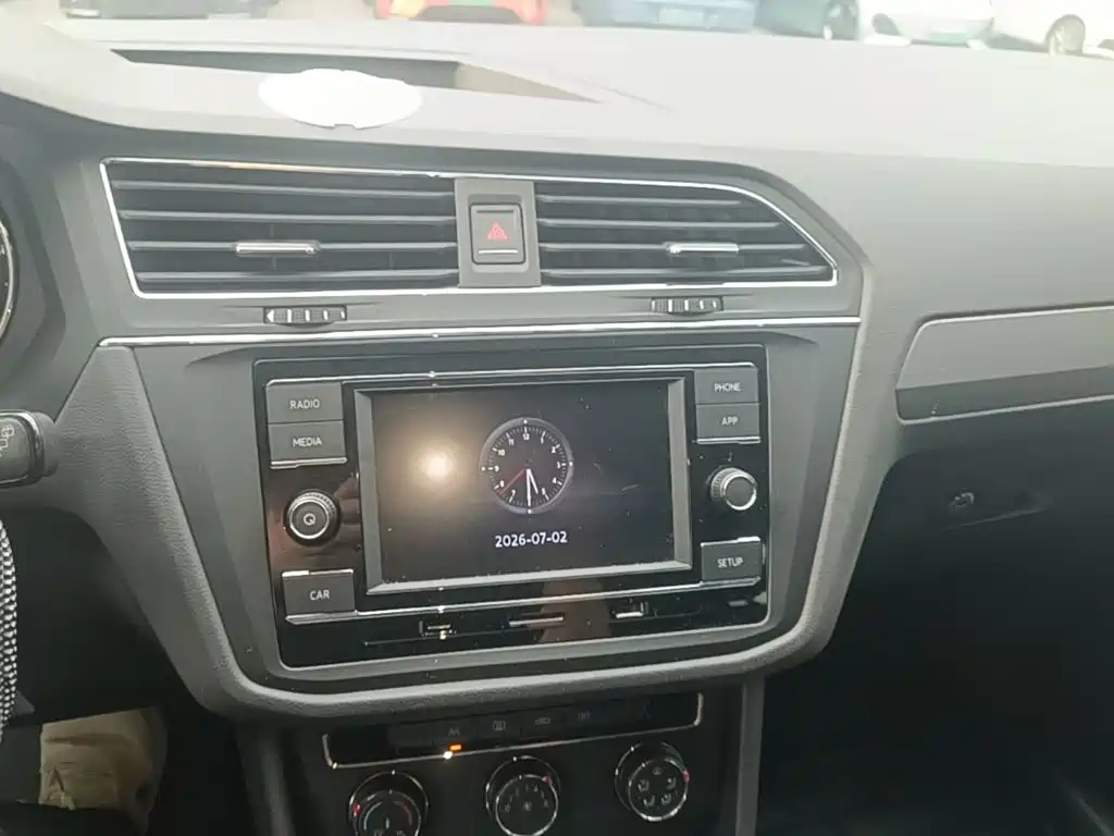 Volkswagen Tiguan L 2020 — фото 13