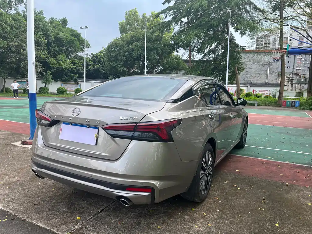 Nissan Teana 2024