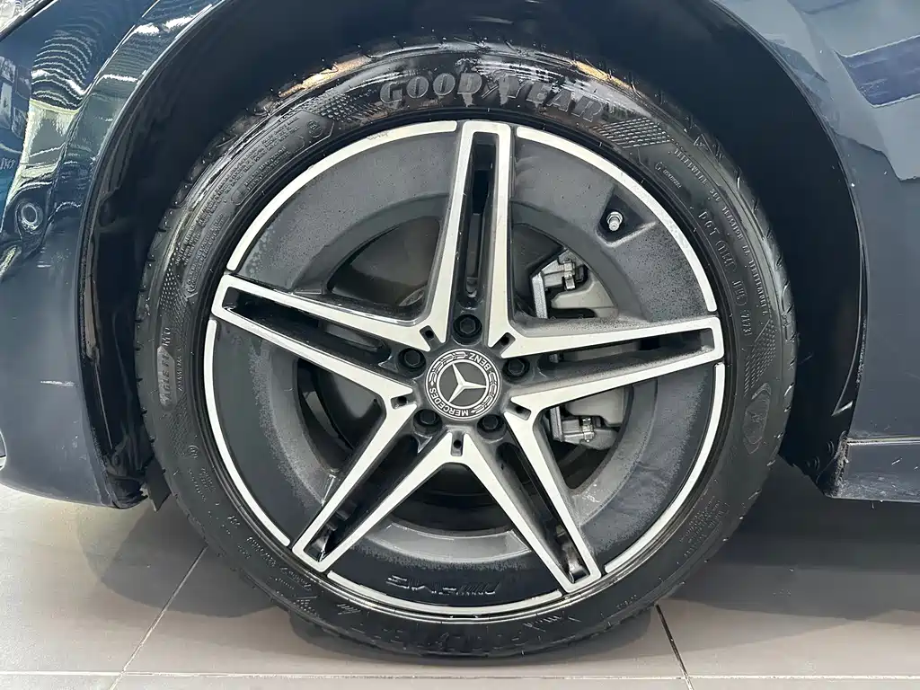 Mercedes-Benz C-Class 2023 — фото 18