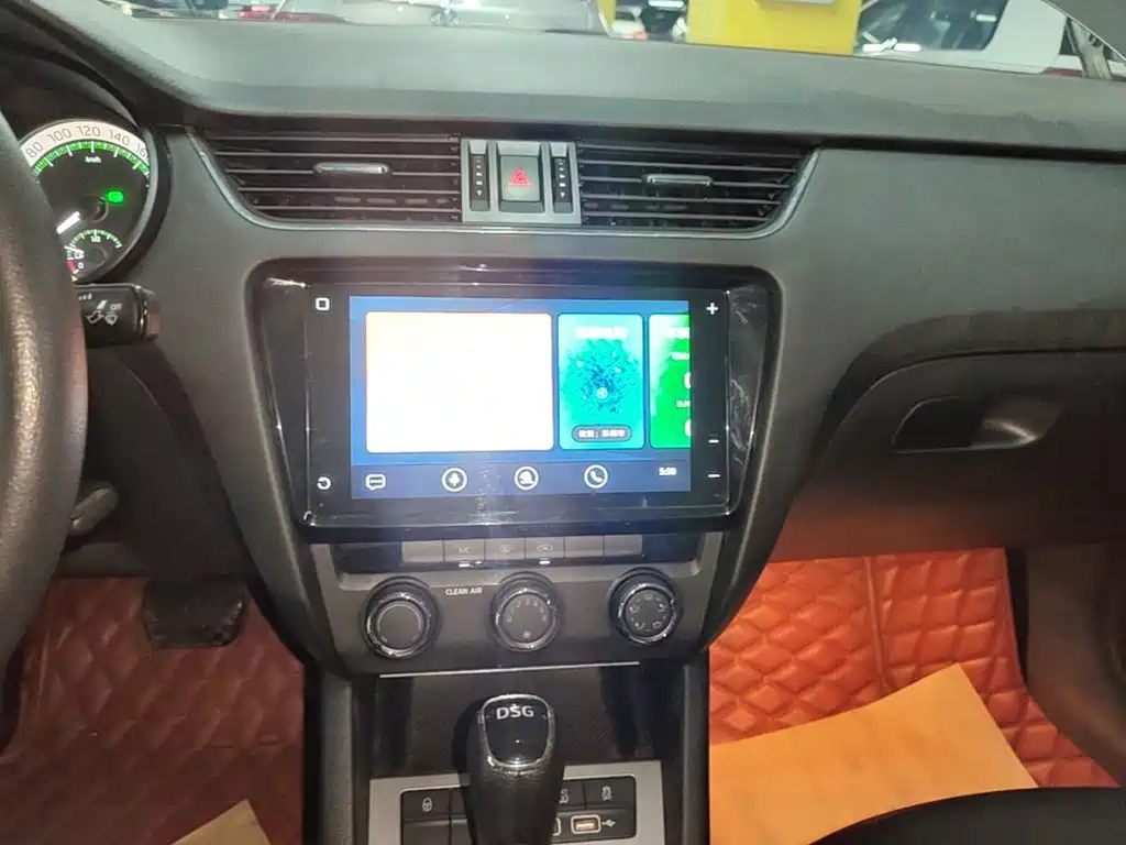 Skoda Octavia 2020 — фото 13