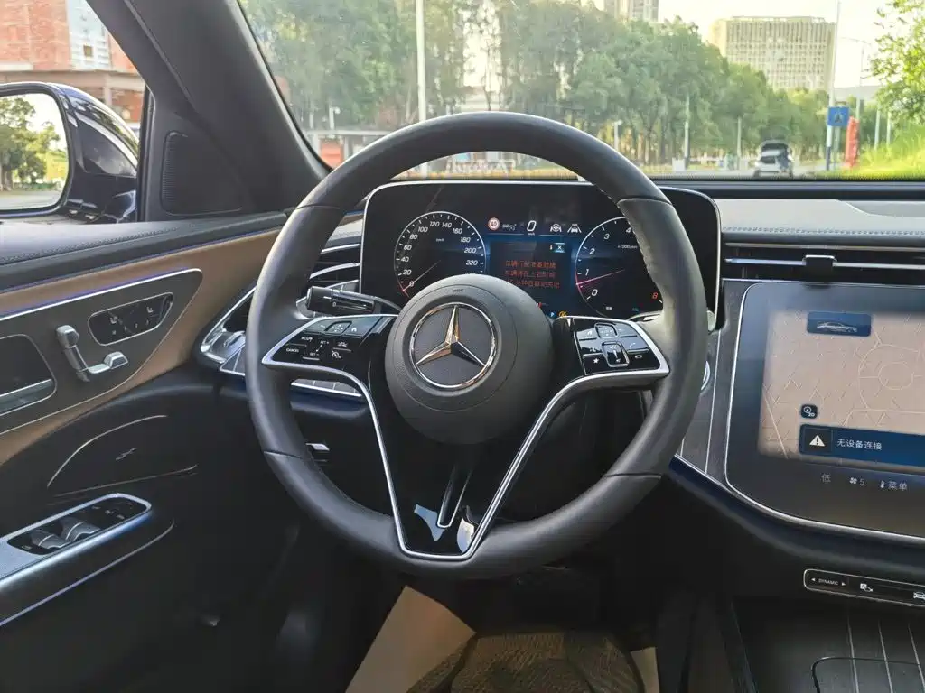 Mercedes-Benz E-Class 2025 — фото 11