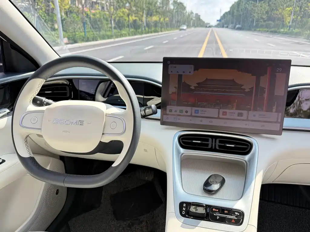 Geely Galaxy Starwish 2025 — фото 20