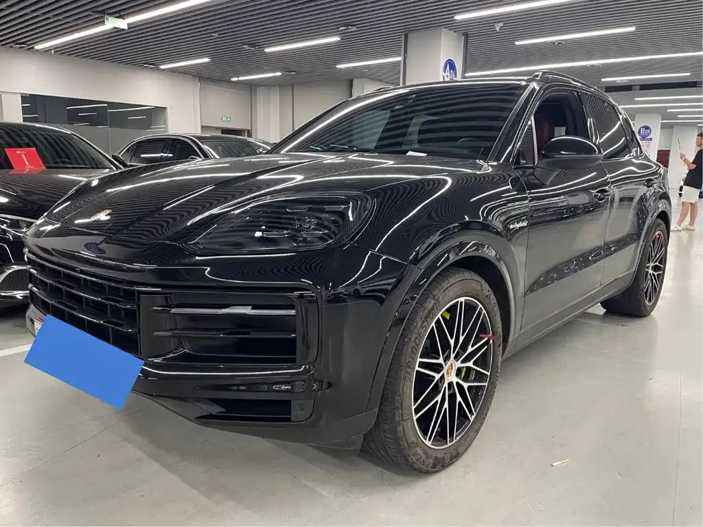 Porsche Cayenne Hybrid 2025