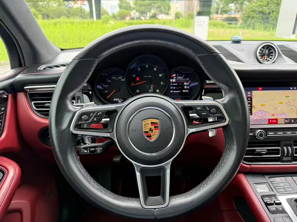 Porsche Macan 2023 — фото 10