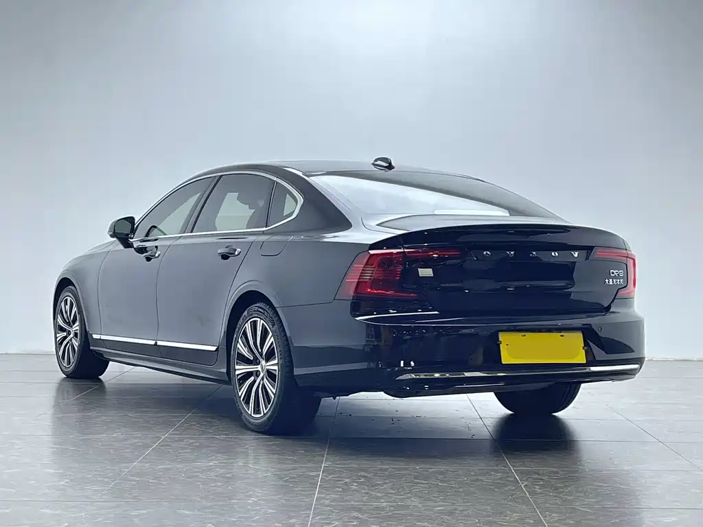 Volvo S90 Plug-In Hybrid 2022 — фото 6