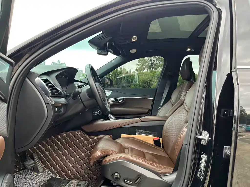 Volvo XC90 2021