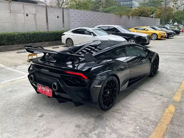 Lamborghini Huracan 2022
