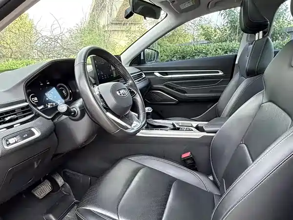 Geely Emgrand 2023