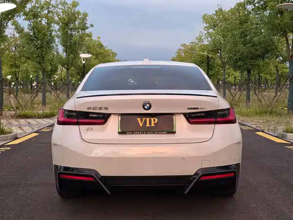 BMW i3 2024