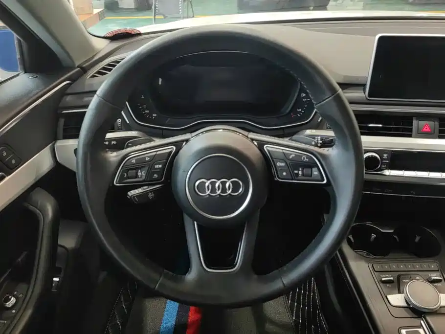 Audi A4L 2018 — фото 15
