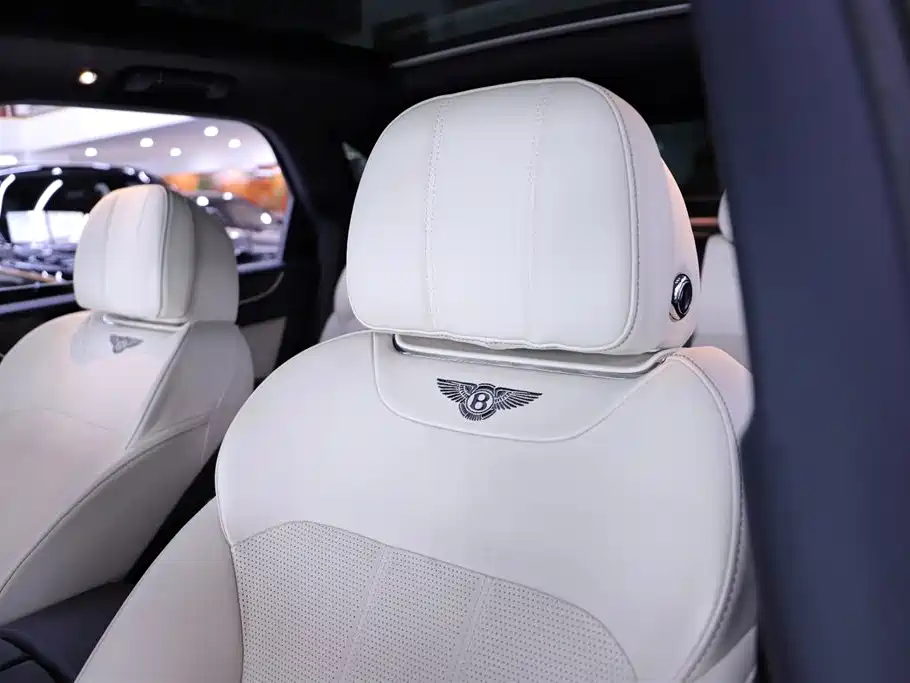 Bentley Bentayga 2018 — фото 21