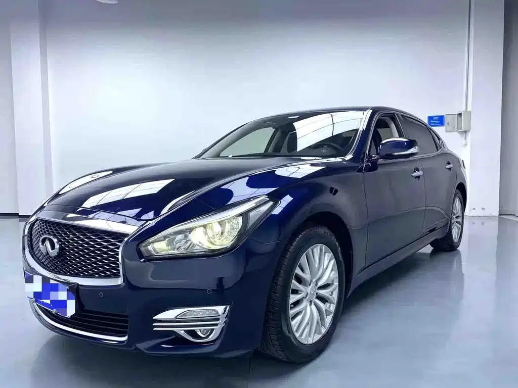 Infiniti Q70 2018