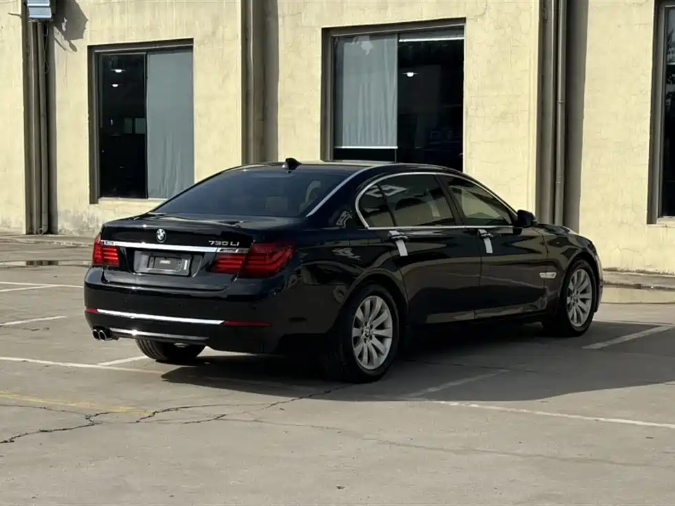 BMW 7 Series 2015 — фото 15