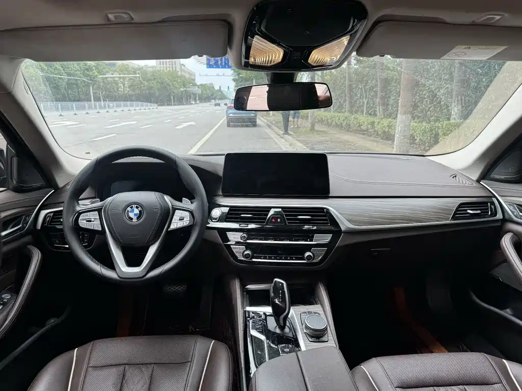 BMW 5 Series 2023
