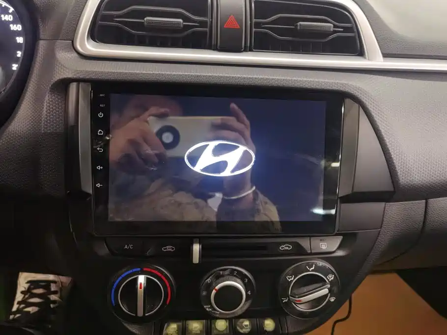 Hyundai Accent 2020 — фото 13