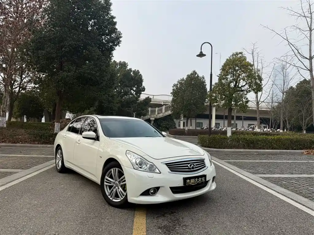 Infiniti G 2016