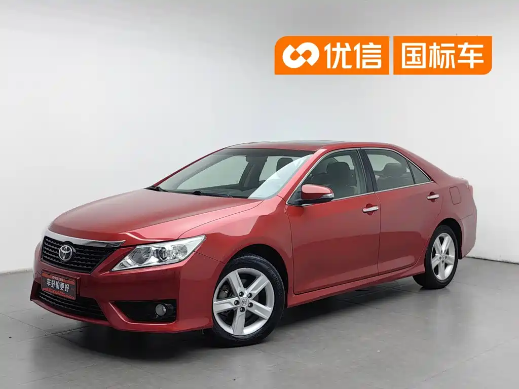 Toyota Camry 2014 — фото 1