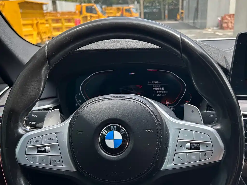 BMW 5 Series 2022 — фото 16