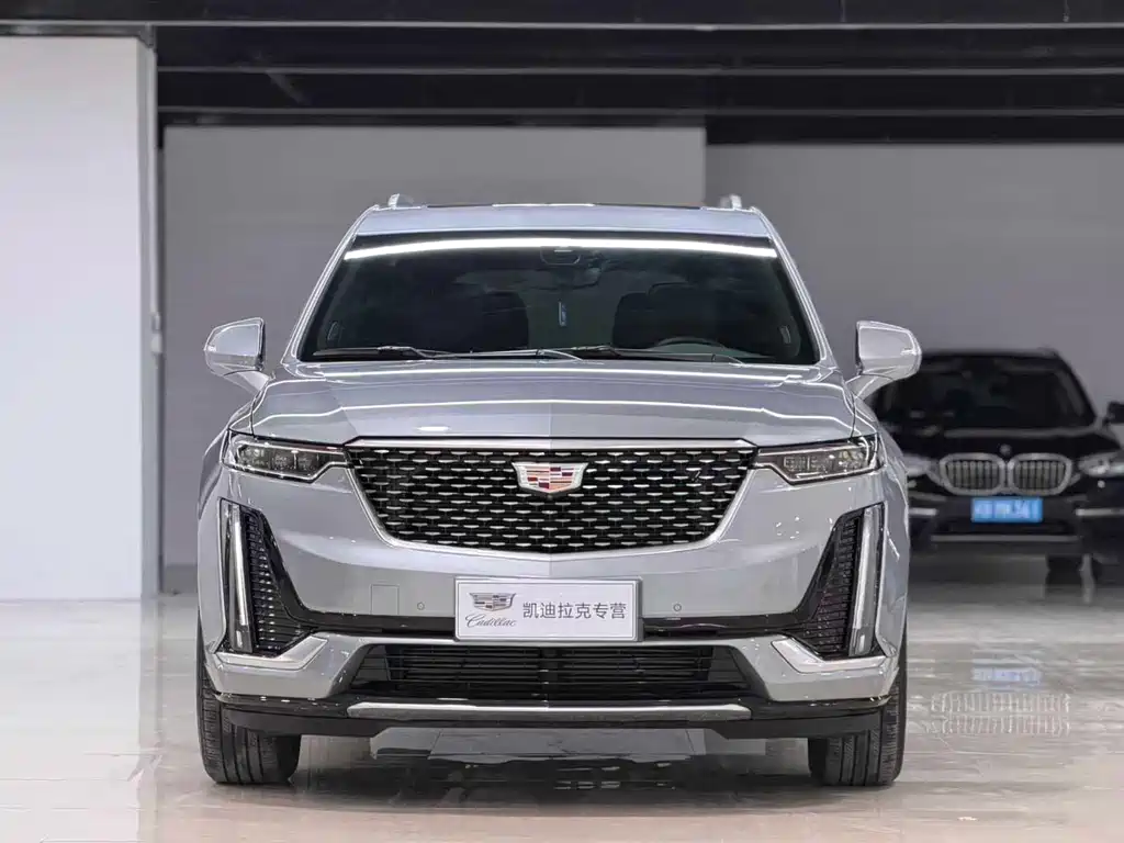 Cadillac XT6 2023 — фото 1