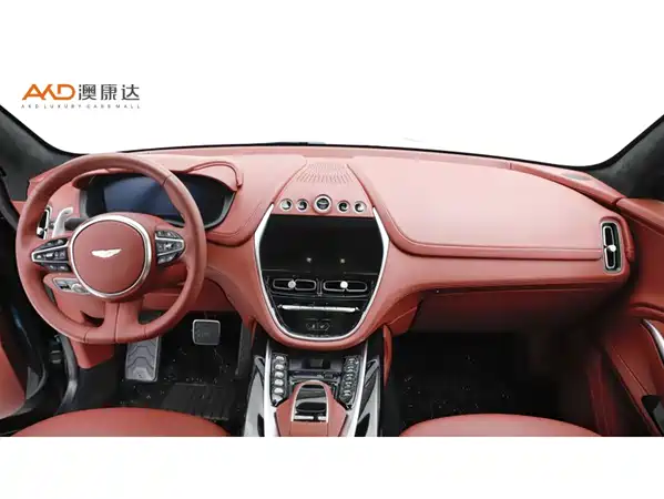 Aston Martin DBX 2022