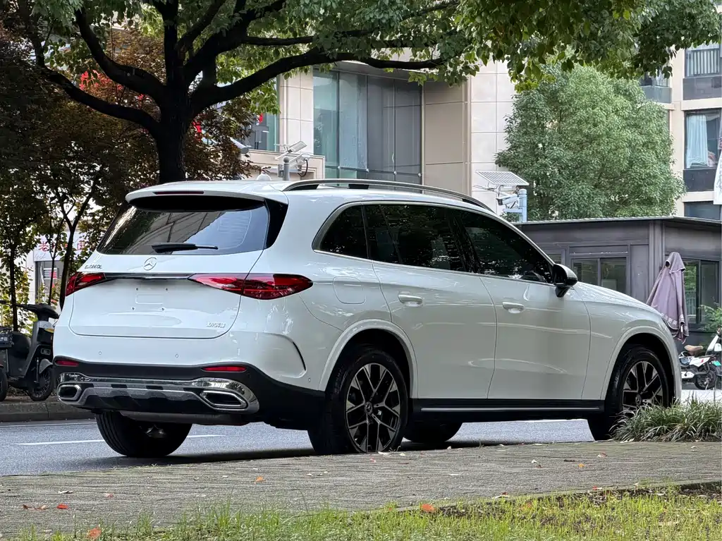 Mercedes-Benz GLC 2025