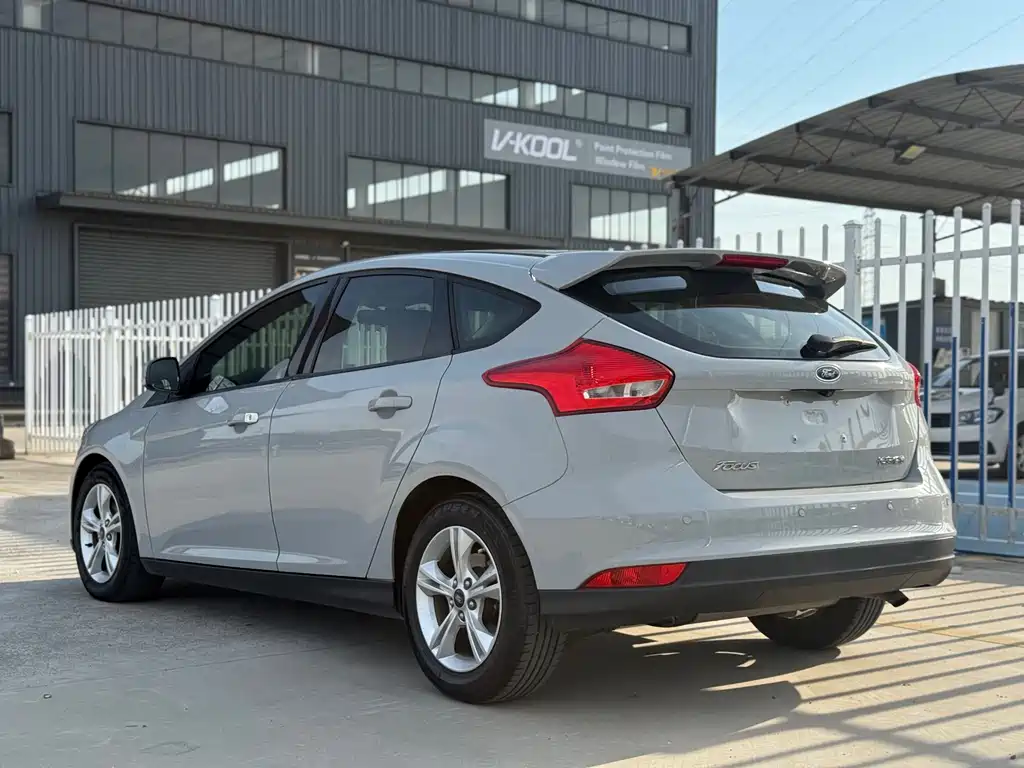 Ford Focus 2019 — фото 4