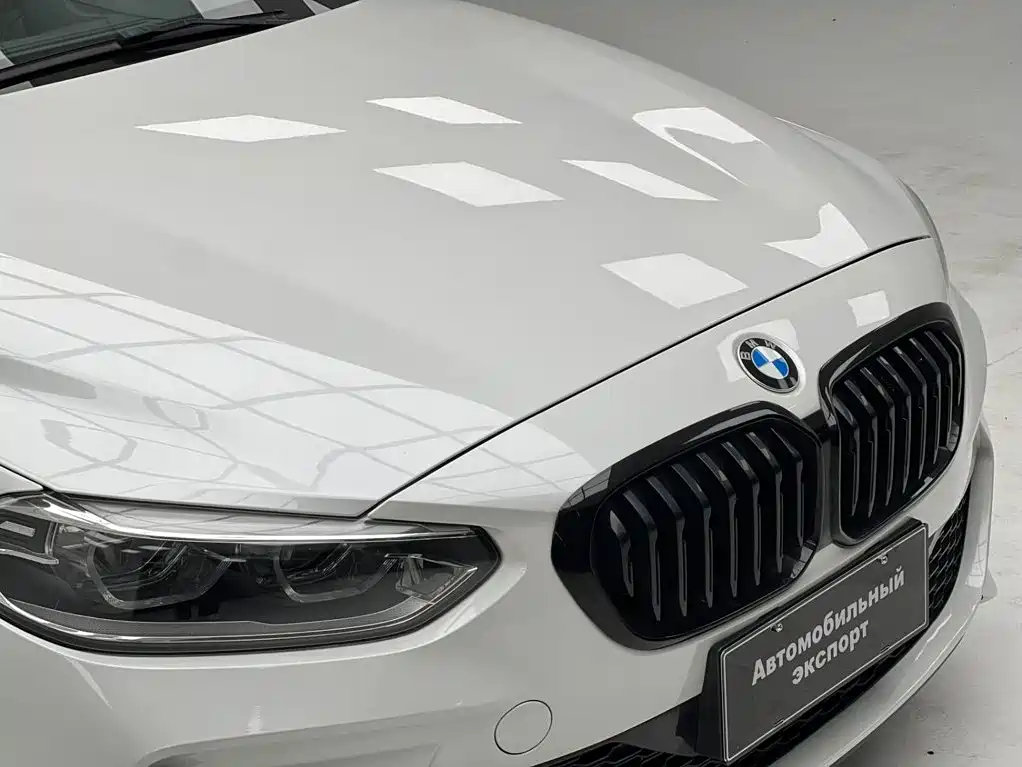 BMW 1 Series 2022 — фото 10