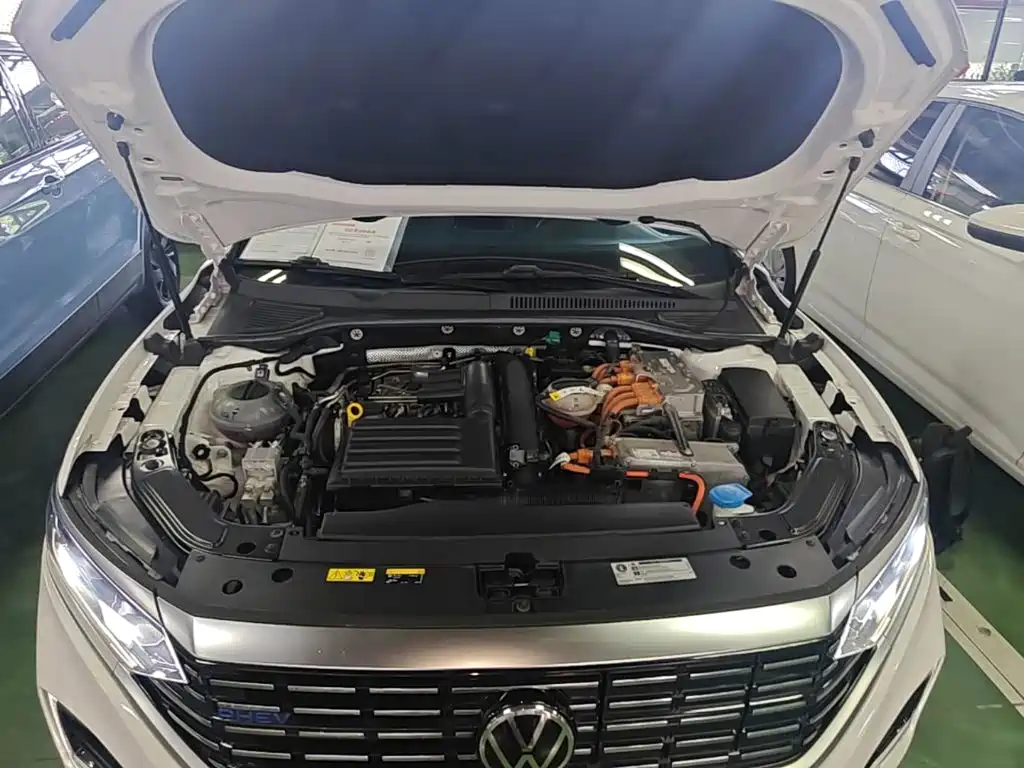 Volkswagen Passat Plug-In Hybrid 2022 — фото 20
