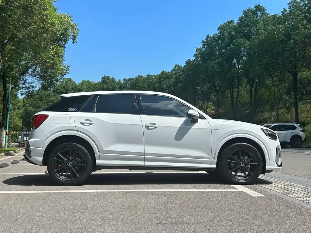 Audi Q2L 2022