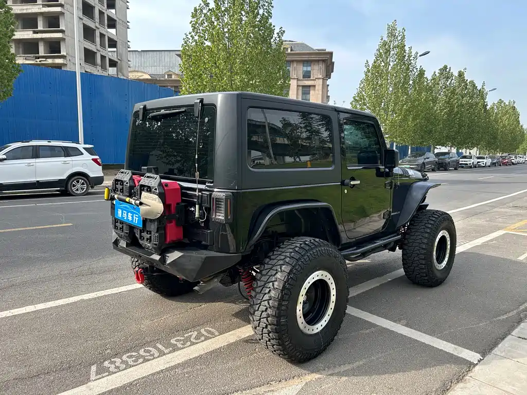 Jeep Wrangler 2016 — фото 6