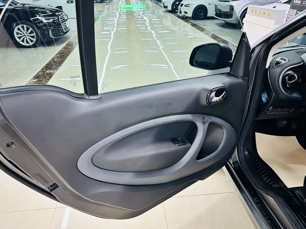 smart fortwo 2019 — фото 23