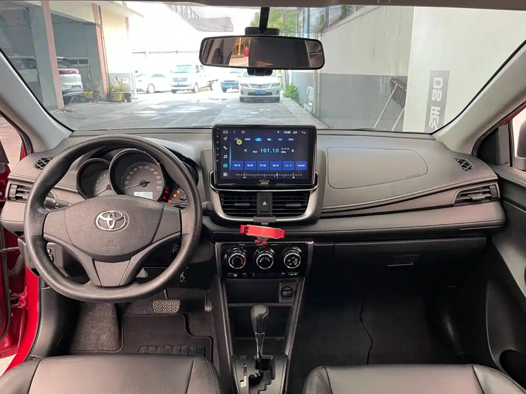 Toyota Yaris L 2020 — фото 8