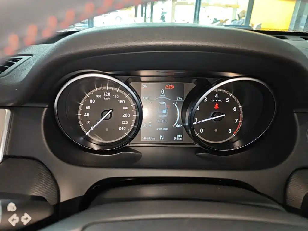 Land Rover Discovery Sport 2019 — фото 8