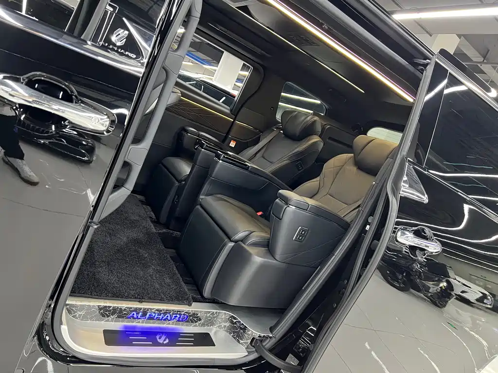 Toyota Alphard 2026 — фото 11
