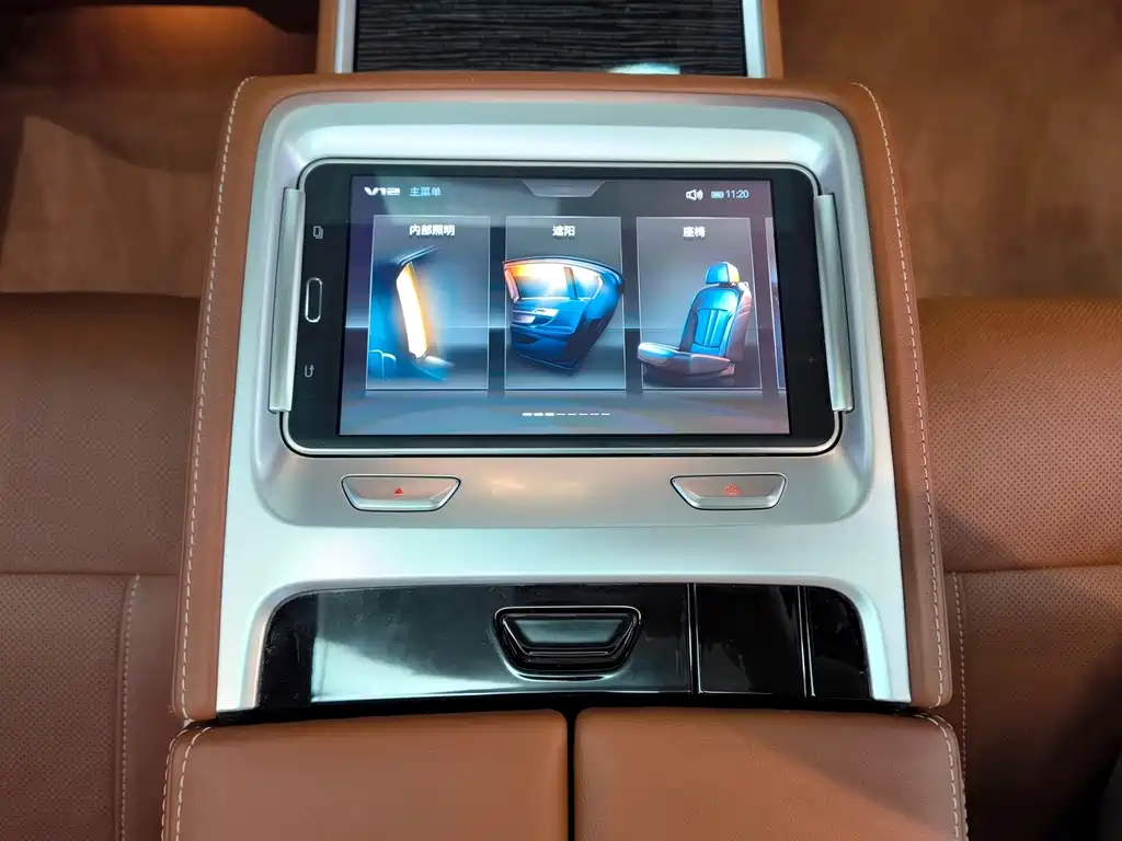 BMW 7 Series 2018 — фото 31