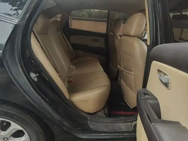 Hyundai Yuedong 2011