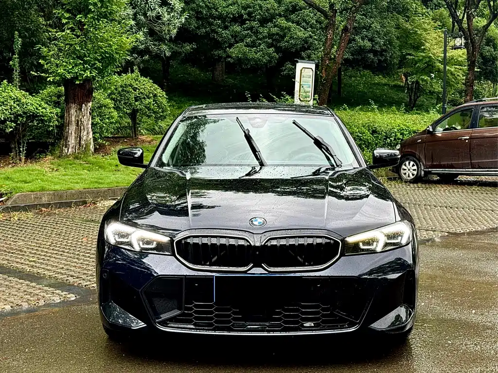 BMW 3 Series 2025 — фото 2