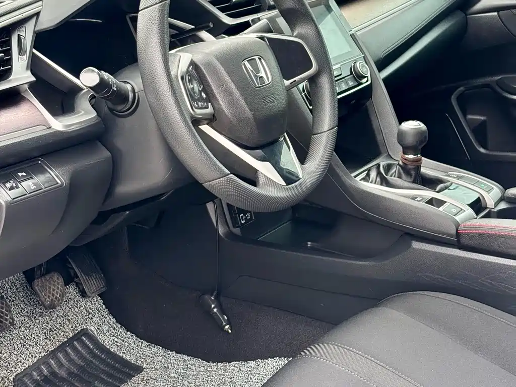 Honda Civic 2017 — фото 12