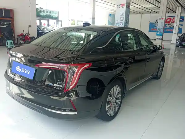 Hongqi E-QM5 2024