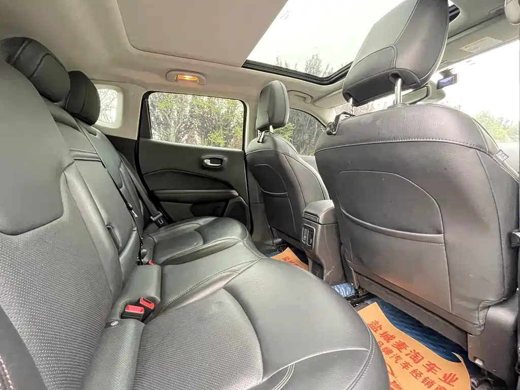 Jeep Compass 2021 — фото 11