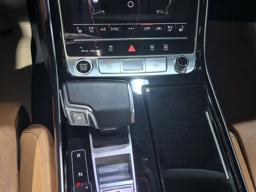 Audi A8 2023 — фото 14